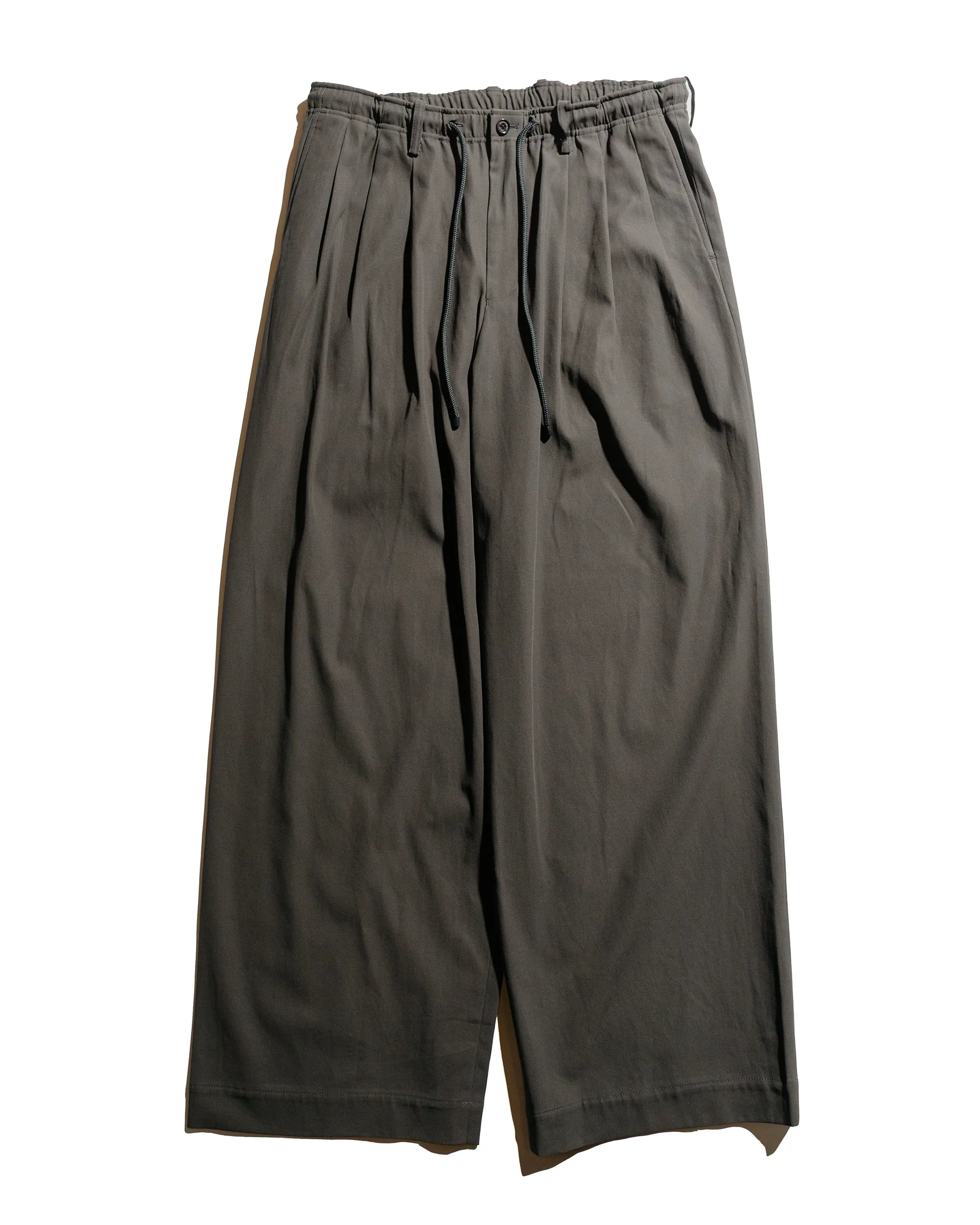 MARKAWARE Triple Pleated Easy Trousers Organic Giza Voile Yarn Twill Dark Olive