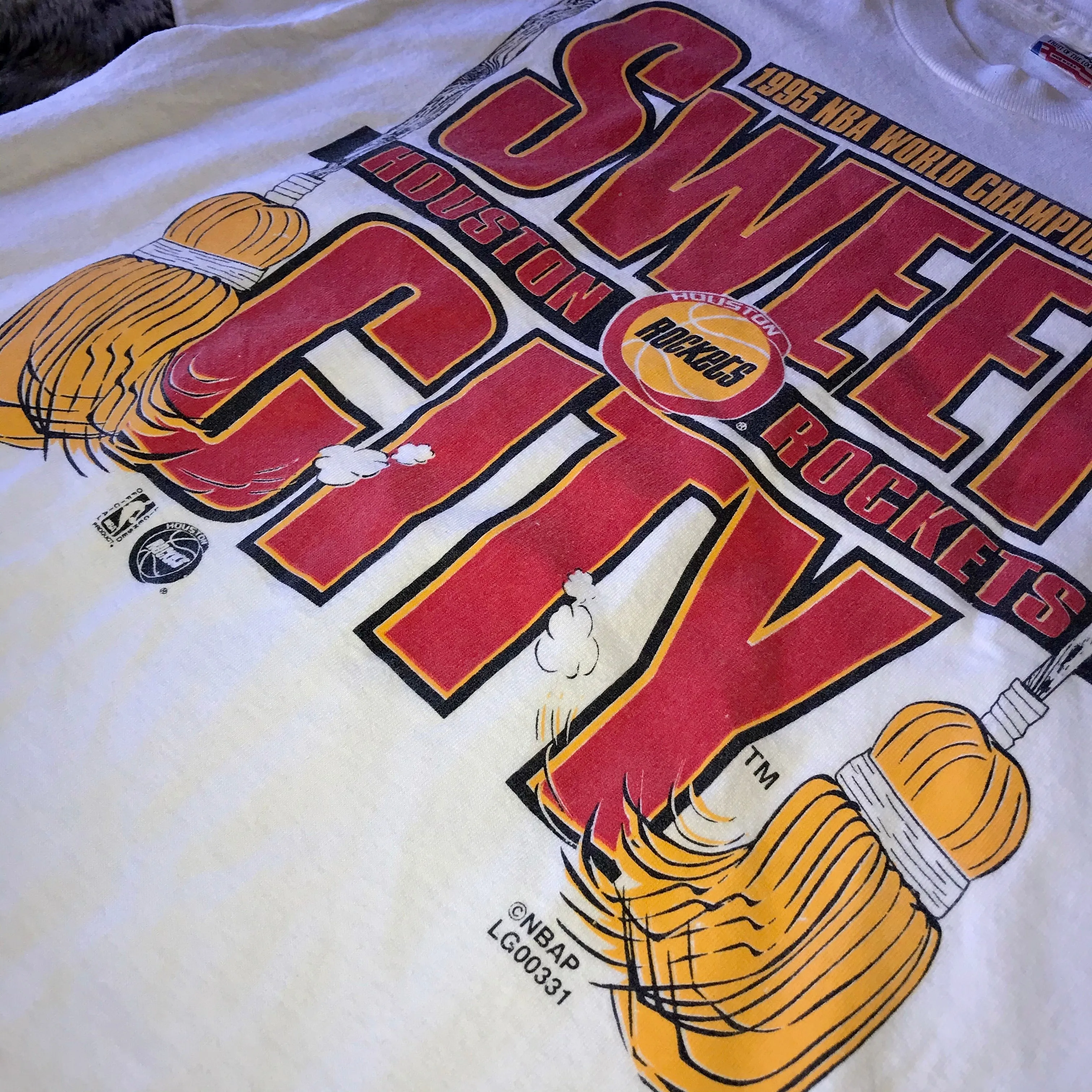 Rockets 1995 World Champions Sweep City Tee (White)