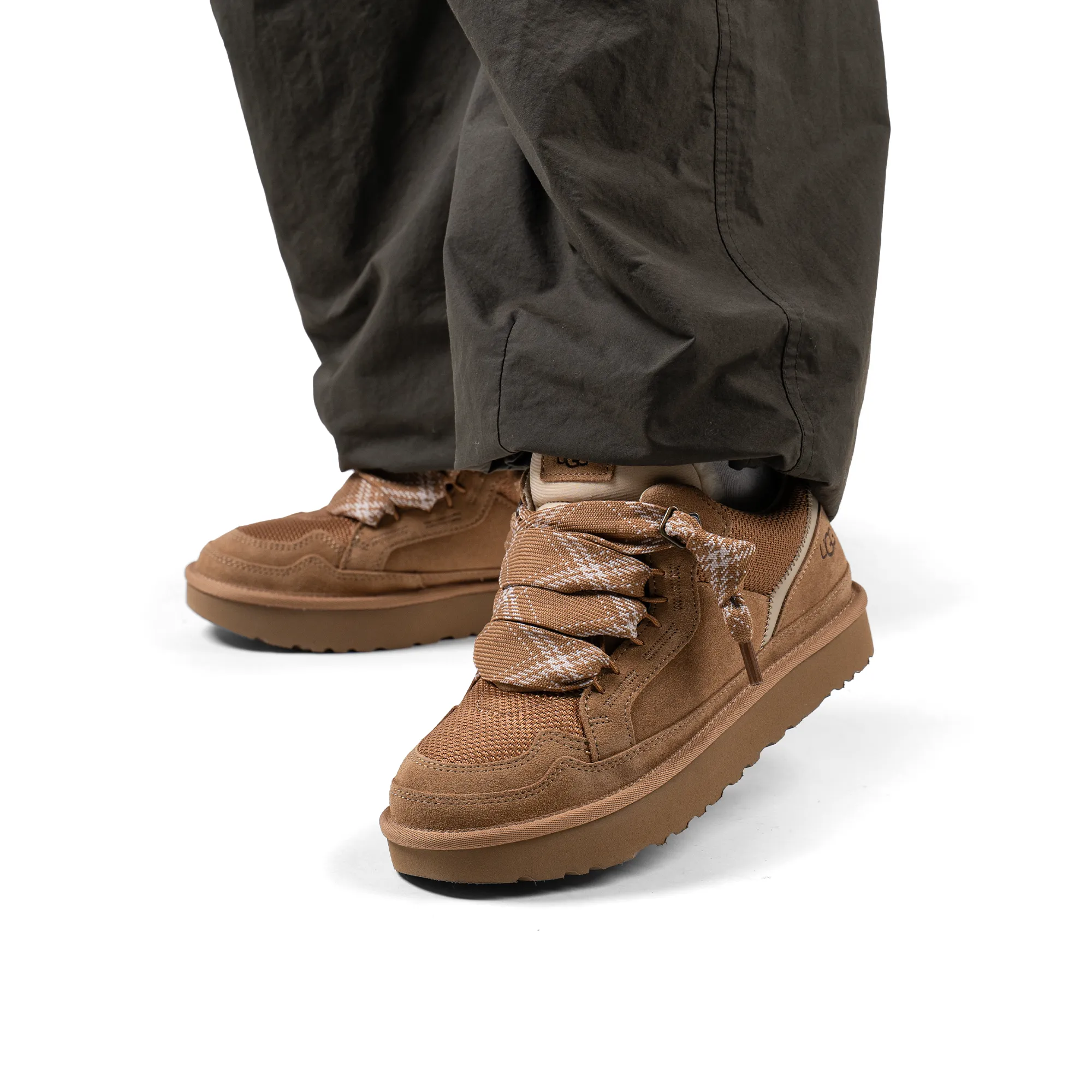 UGG Lowmel Chestnut