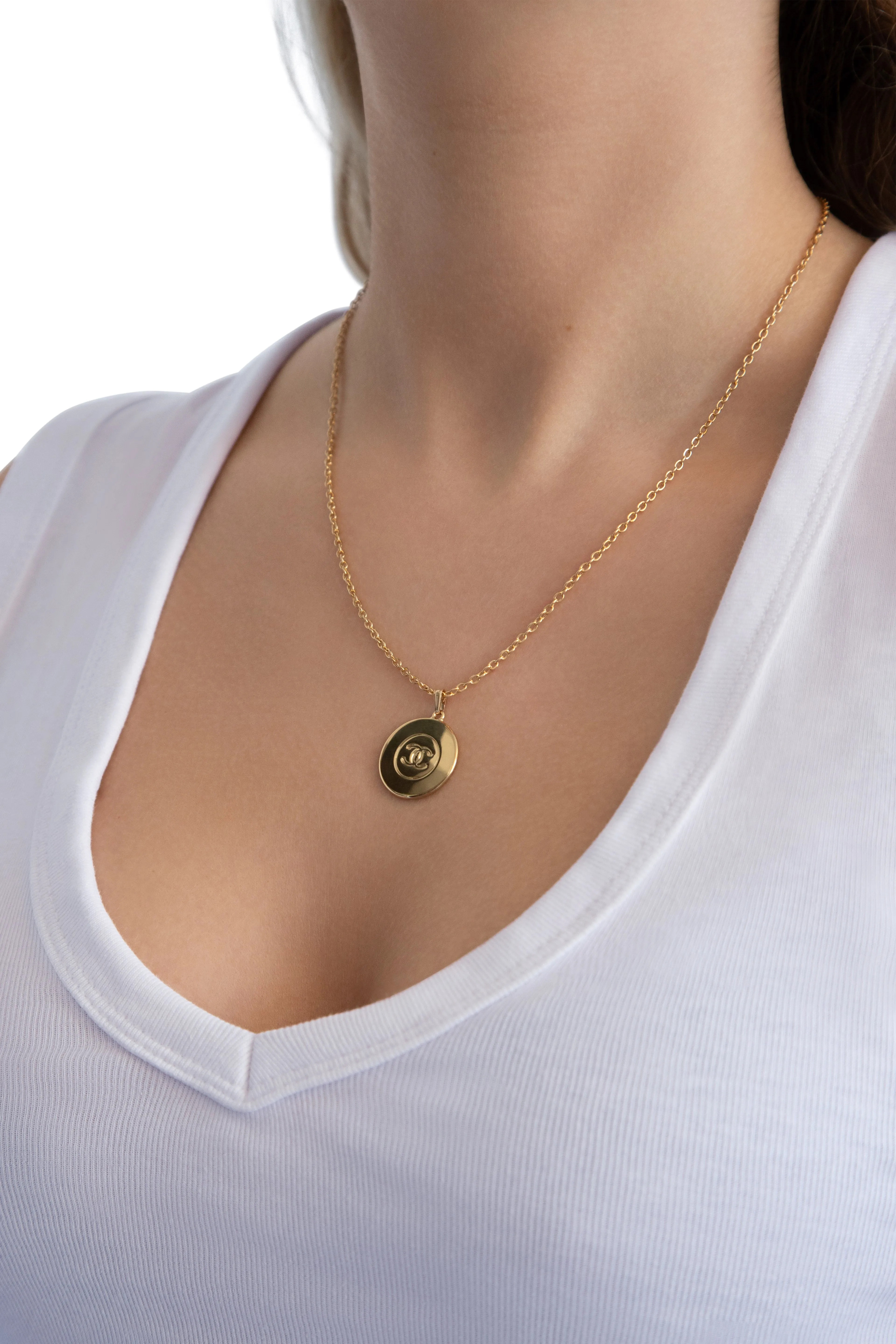 VT Rework: Chanel Gold Plated Circular Pendant Chain Necklace